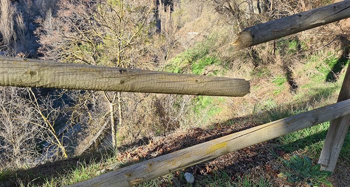 El Ayuntamiento de Cuenca denuncia que la reparación del vallado de la subida a Las Angustias ha durado sólo una semana