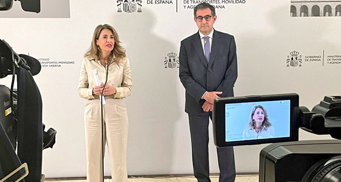 El Gobierno alcanza un acuerdo con el sector del transporte para mitigar el alza del precio del combustible