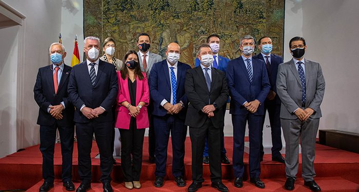 El Gobierno de Castilla-La Mancha, en colaboración con las diputaciones provinciales, impulsa el Plan de Garantía de Cuidados de los mayores en su entorno