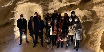 El Gobierno regional facilita la contratación de diez personas en Villares del Saz para la rehabilitación de la Cueva de los Altillos