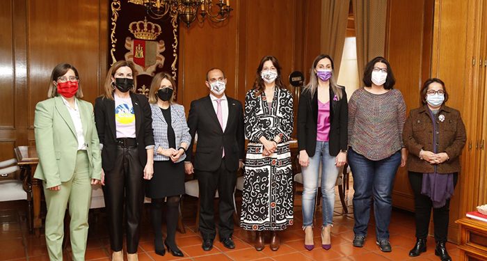 El Gobierno regional valora que la lucha por la igualdad y el objetivo de una mayor justicia se haya convertido en “patrimonio de la sociedad” 1 El Gobierno regional valora que la lucha por la igualdad y el objetivo de una mayor justicia se haya convertido en “patrimonio de la sociedad”