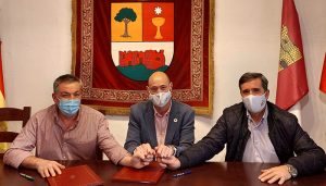 El Gobierno regional y el Ayuntamiento de Cardenete firman un convenio para la ampliación de horario de atención al público de la Oficina Municipal de Información al Consumidor