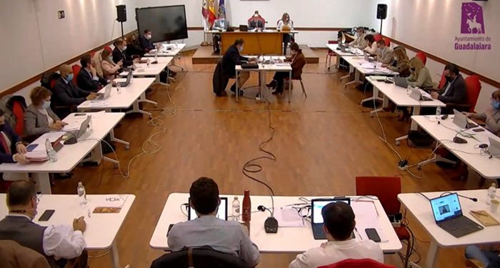 El PP en el Ayuntamiento de Guadalajara denuncia que al gobierno de Rojo le han "sobrado" 15 millones de euros en 2021 1 El PP en el Ayuntamiento de Guadalajara denuncia que al gobierno de Rojo le han sobrado 15 millones de euros en 2021