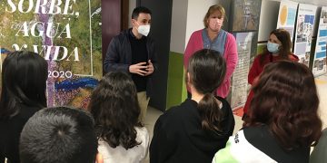 El presidente de la MAS dialoga sobre consumo responsable con los alumnos del CEIP San Blas de Cabanillas en el Día Mundial del Agua