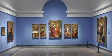 El retablo de san Juan y santa Catalina destaca en las nuevas salas góticas del Museo del Prado