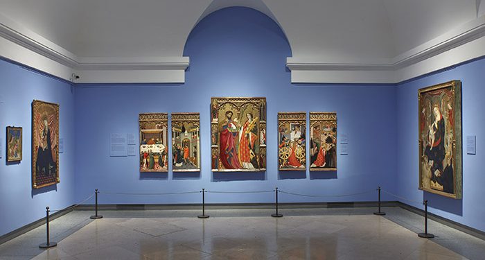 El retablo de san Juan y santa Catalina destaca en las nuevas salas góticas del Museo del Prado