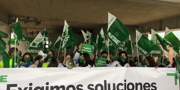Enfermeras, pacientes y ciudadanos se sienten traicionados por gobiernos y partidos al rechazar mejorar la sanidad