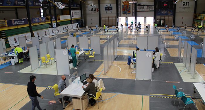 Este domingo, último día de actividad en el Servicio de Vacunación Centralizada instalado en el Polideportivo San José