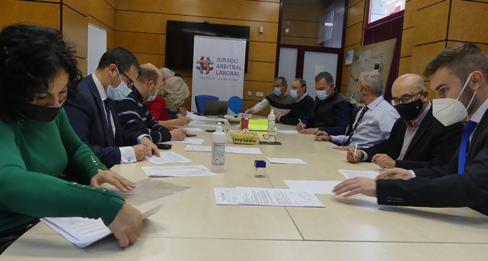 Firmado el convenio del sector del comercio entre CEOE-Cepyme Cuenca, Asociación del Comercio y sindicatos