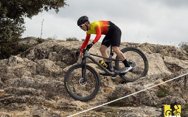Iván Ruiz y Paula Plaza subieron a lo más alto del podio en el IX Trofeo MTB Ajo y Agua de Las Pedroñeras 1 Iván Ruiz y Paula Plaza subieron a lo más alto del podio en el IX Trofeo MTB Ajo y Agua de Las Pedroñeras