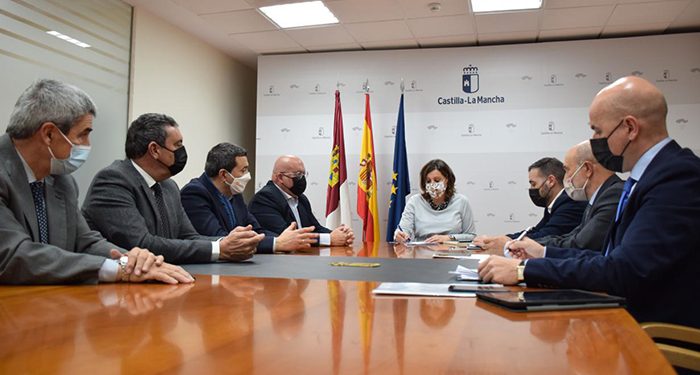 Junta y patronal de la construcción abordan las herramientas para garantizar el relevo generacional en la mano de obra 1 Junta y patronal de la construcción abordan las herramientas para garantizar el relevo generacional en la mano de obra