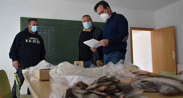 La Diputación de Cuenca restaurará las ánforas descubiertas en el yacimiento Fuente de la Mota de Barchín del Hoyo