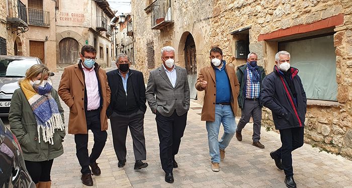 La Diputación de Guadalajara culmina una inversión de 232.000 euros en la Plaza de España y las calles Real y Layna Serrano de Atienza