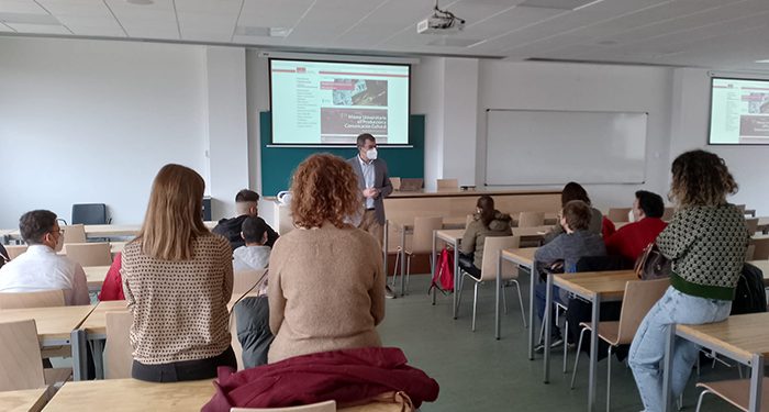 La Facultad de Comunicación de la UCLM colabora en un proyecto con alumnado en inclusión de institutos conquenses