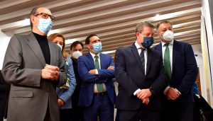 La Fundación Antonio Pérez recibe la cesión de once obras de Rafael Canogar e incluye un espacio con su nombre