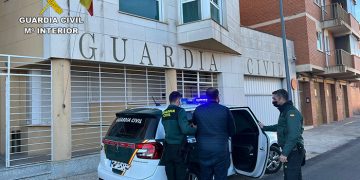 La Guardia Civil detiene en Almadrones a dos personas por tráfico de drogas