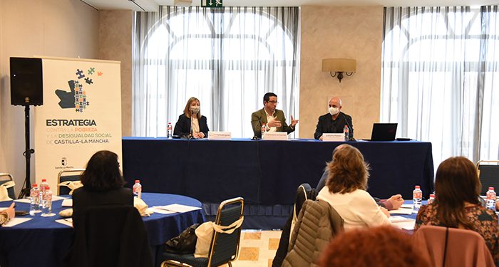 La Junta destina 1.200 millones de euros entre 2017 y 2020 a combatir la pobreza y la desigualdad social