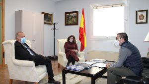 La presidenta de CEOE-Cepyme Guadalajara y el nuevo comisario provincial de la Policía Nacional mantienen su primer encuentro de trabajo