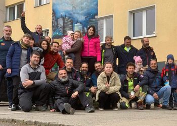 Los 42 refugiados ucranianos que han venido con los bomberos de la Diputación de Cuenca ya están a salvo en nuestro país