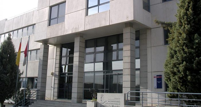 Los funcionarios tendrán una bolsa de horas por conciliación de hasta un cinco por ciento de jornada anual para el cuidado de familiares 1 Los funcionarios tendrán una bolsa de horas por conciliación de hasta un cinco por ciento de jornada anual para el cuidado de familiares