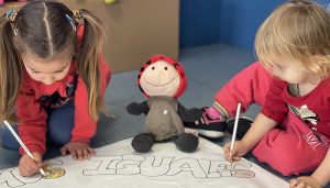 Más de 650 estudiantes y 18 docentes de Cuenca dibujan en las aulas “el camino que nos hace iguales”