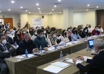 Más de setenta empresarios conquenses asisten a la jornada sobre contratación tras la reforma laboral