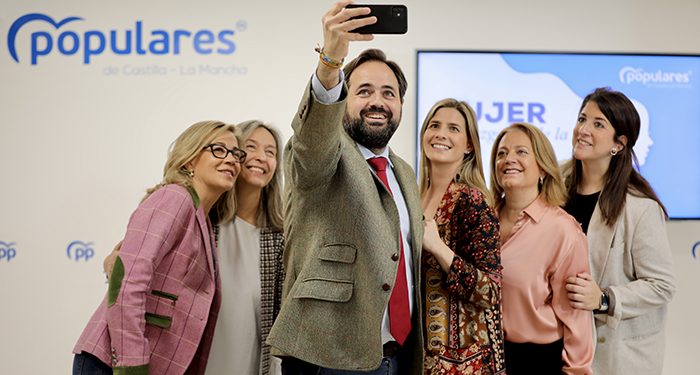 Núñez destaca que el PP-CLM cree firmemente en la igualdad y que se siente muy orgulloso de todas las mujeres del partido 1 Núñez destaca que el PP-CLM cree firmemente en la igualdad y que se siente muy orgulloso de todas las mujeres del partido