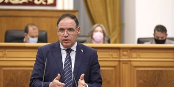 Prieto defiende que la retirada del uso de las mascarillas en el interior se lleve a cabo por interés científico y no político