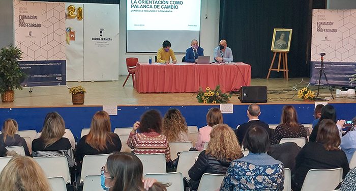 Profesionales de la orientación de centros educativos de toda la región participan en una jornada formativa en Guadalajara