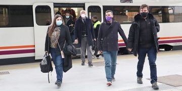 Unidas Podemos visita las provincias de Cuenca, Toledo y Valencia en tren ante el proyecto que quiere suprimir la línea convencional