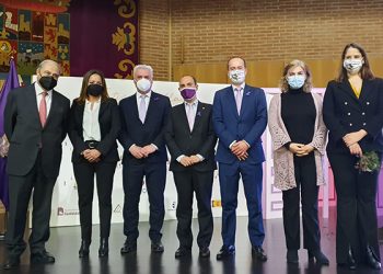 Vega reivindica la implicación y corresponsabilidad de los hombres en la lucha por la igualdad de las mujeres