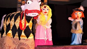 Villanueva de la Torre celebra el Día Mundial del Teatro con una función gratuita de títeres dirigida a un público infantil y familiar