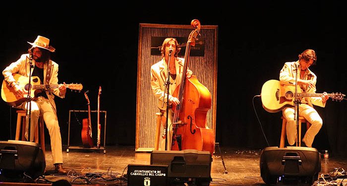 Brillante concierto en la noche acústica más «country» en Cabanillas 1 Brillante concierto en la noche acústica más «country» en Cabanillas