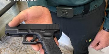 Conducía de forma temeraria por la A-2 y encima encañona con un arma simulada a la Guardia Civil ha sido detenido