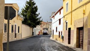 El Ayuntamiento de Huete invierte más de 200.000 euros en asfaltar varias calles y mejorar el urbanismo de Huete y pedanías