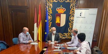El Comisionado del Reto Demográfico en C-LM conoce el Proyecto Arraigo de la mano de RumboRural