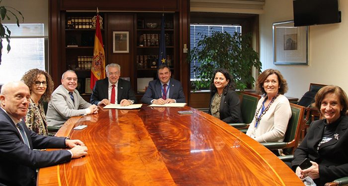 El Consejo de Seguridad Nuclear y la AMAC buscan reforzar la comunicación con la población