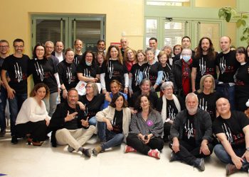 El Festival de Las Casas Ahorcadas despide su octava edición con la entrega del Tormo Negro Masfarné y con la tradicional foto de grupo El Festival de Las Casas Ahorcadas despide su octava edición con la entrega del Tormo Negro Masfarné y con la tradicional foto de grupo