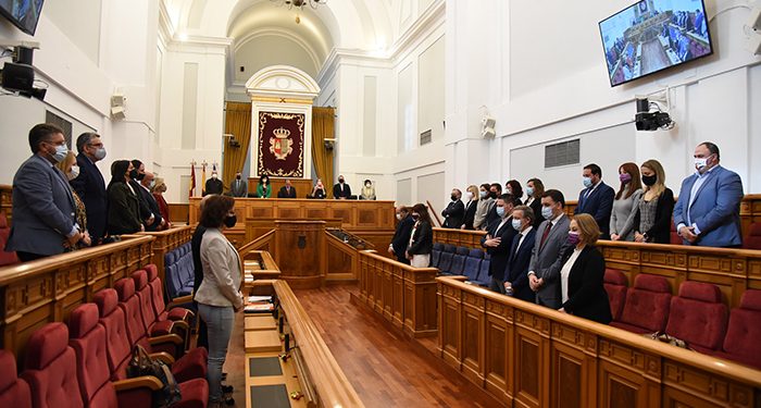 El Gobierno de Castilla-La Mancha se suma al minuto de silencio de las Cortes regionales para condenar el asesinato machista de Noheda