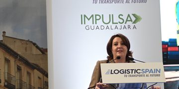 El Gobierno regional destaca que la actividad logística moviliza el 40 por ciento de la facturación, inversión y salarios del sector servicios