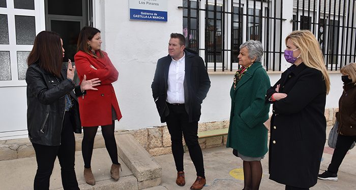 El Gobierno regional está destinando esta legislatura más de 216.000 euros en inversiones y mejora de la empleabilidad en la localidad de Almodóvar del Pinar