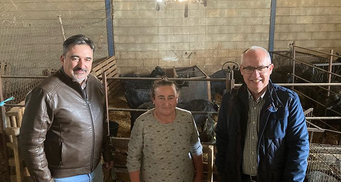 El Gobierno regional muestra su apoyo a la ganadería extensiva que posibilita la fijación de población y crea empleo en el medio rural