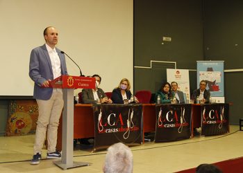 El periodismo, los detectives y la emotividad se cuelan en la jornada inaugural del VIII Festival de Las Casas Ahorcadas El periodismo, los detectives y la emotividad se cuelan en la jornada inaugural del VIII Festival de Las Casas Ahorcadas