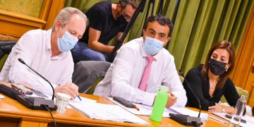 El PP denuncia que tras dos años, Dolz se muestra “incapaz” de iniciar la reparación del colector y hundimiento del patio del colegio Fray Luis de León