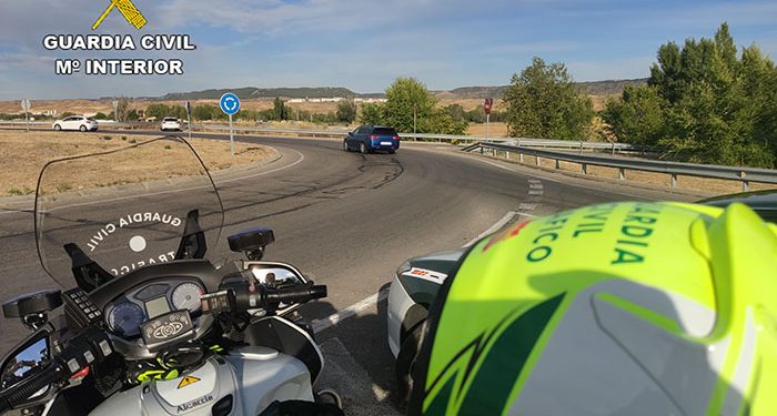 Tráfico refuerza la vigilancia en carretera durante la festividad de Santiago 1 Guardia Civil