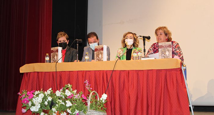 La biblioteca pública de Iniesta conmemora su 50 aniversario con la publicación del libro Biblioteca de iniesta. 50 años compartiendo lecturas