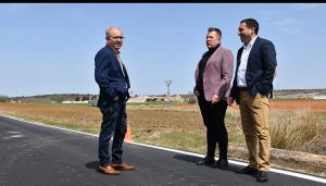 La Diputación de Cuenca invierte 65.000 euros en mejorar el camino que une la carretera con la planta de transferencia de Almodóvar del Pinar