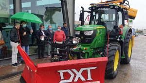 La Diputación de Guadalajara equipa al Centro Comarcal de Molina con un nuevo tractor con desbrozadora y quitanieves