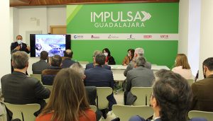 La embajadora de Túnez en España visita la oficina Impulsa Guadalajara