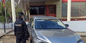 La Policía Nacional detiene al conductor de un vehículo robado que circulaba por la N-II con placas de matrícula falsas